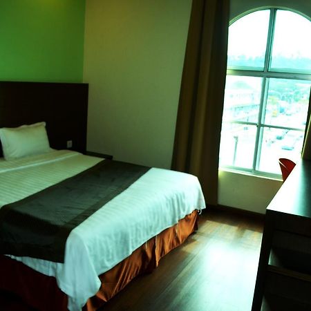 Lintas Plaza Hotel Kota Kinabalu Esterno foto