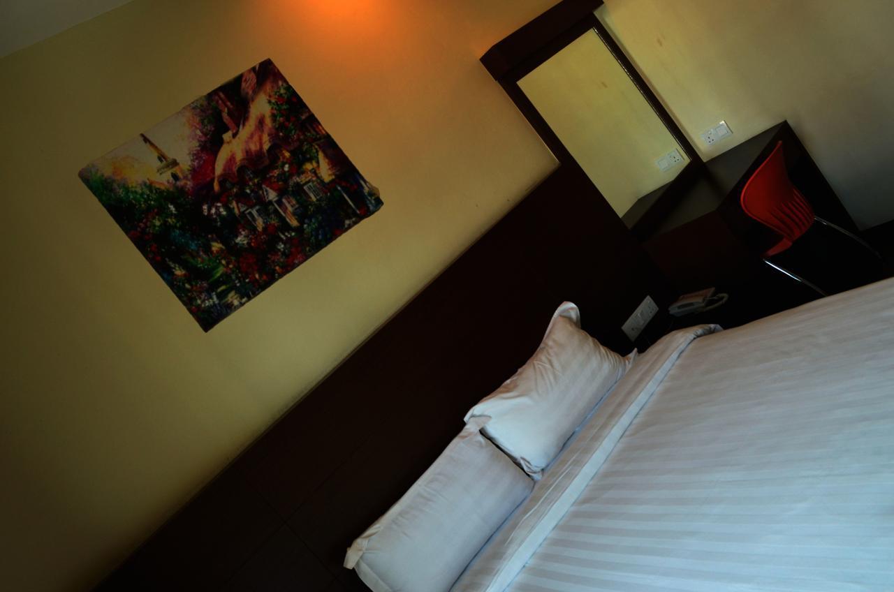 Lintas Plaza Hotel Kota Kinabalu Esterno foto